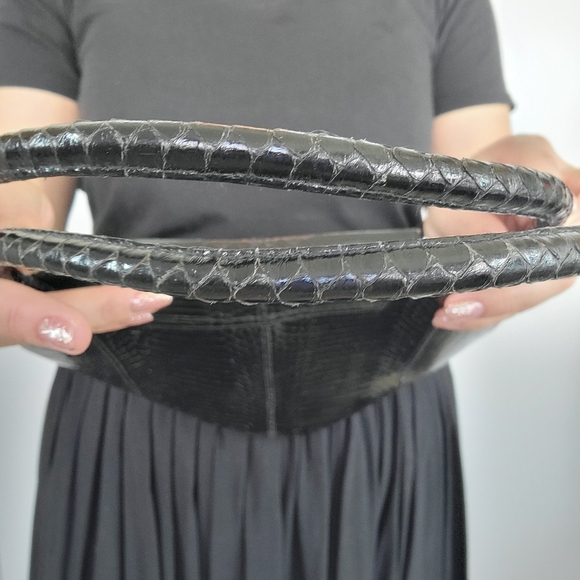 Vintage Made in Italy Faux Crocodile Black Handbag Textured Flap Closure Grunge‎ - Picture 16 of 17